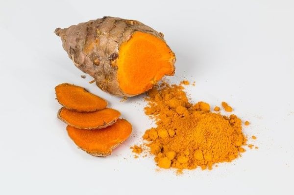 How does Turmeric Help the Brain - Turmeric Root and Powder
