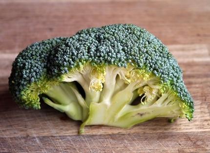 Is Alpha Lipoic Acid a Nootropic - Broccoli on Cutting Board